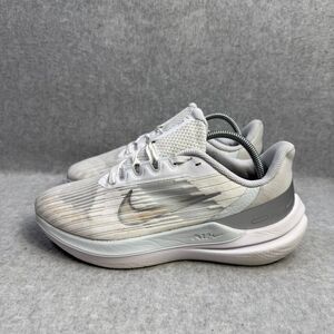 Nike Shoes Womens Size 7 Winflo 9 White Grey Athletic Running Sneaker DD8686-100